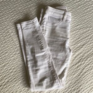 American Eagle white skinny jeans